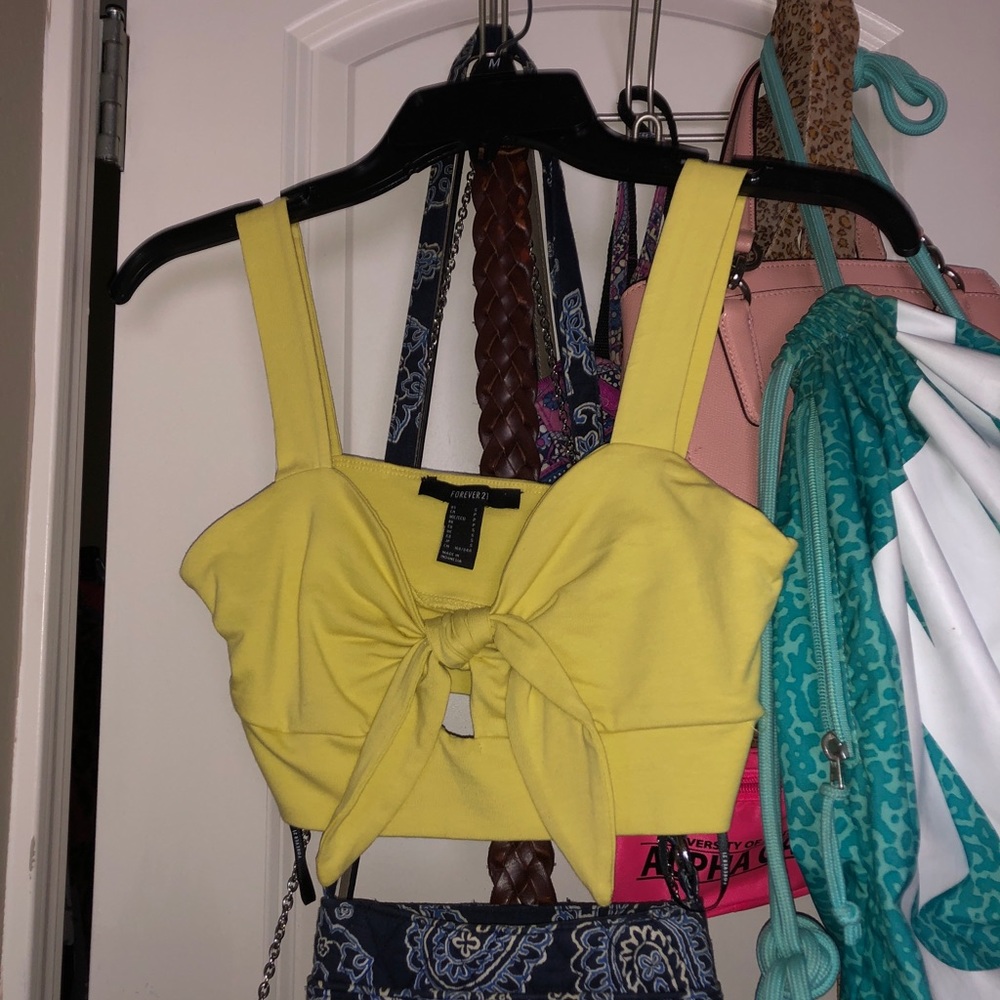 yellow crop top!